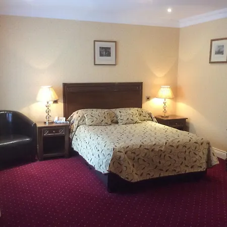 Hotel The Golden Lion 2*