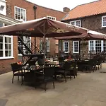 The Golden Lion 2* Northallerton