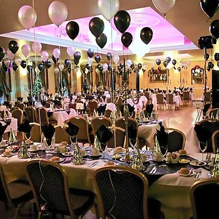 Hotel The Golden Lion 2*