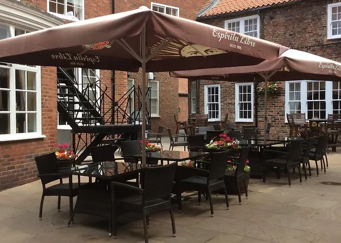 The Golden Lion 2* Northallerton